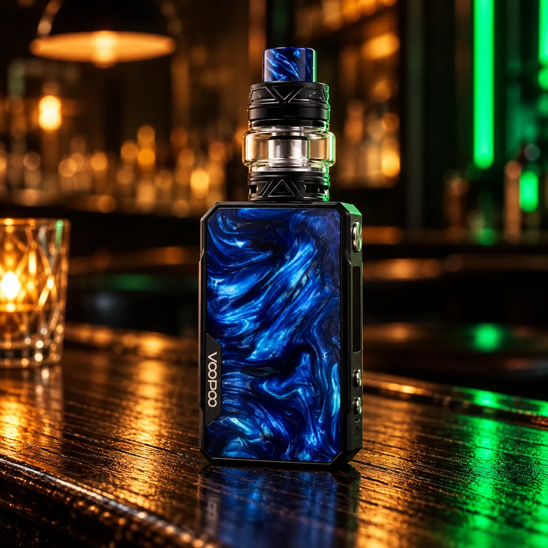 VOOPOO Drag Mini azul Prussian Blue sobre una barra